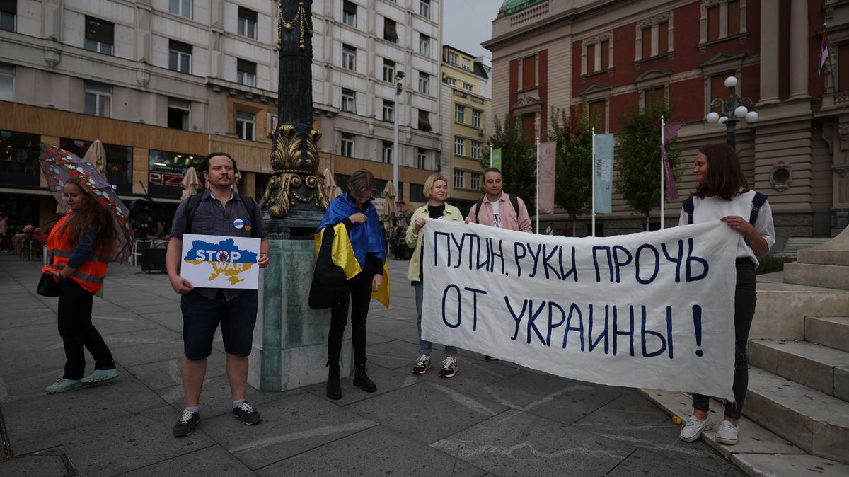 Srbsko vypovědělo Rusku, která kritizovala invazi na Ukrajinu
